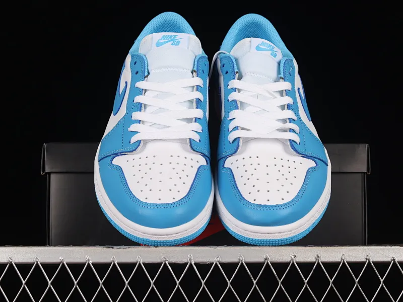 All categories Air Jordan Jordan series basketball shoes Air Jordan 1 Low pure original version Nk SB x Air Jordan 1 Low AJ1 Joe 1 joint North Carolina blue full head layer low-top basketball shoes CJ7891-401